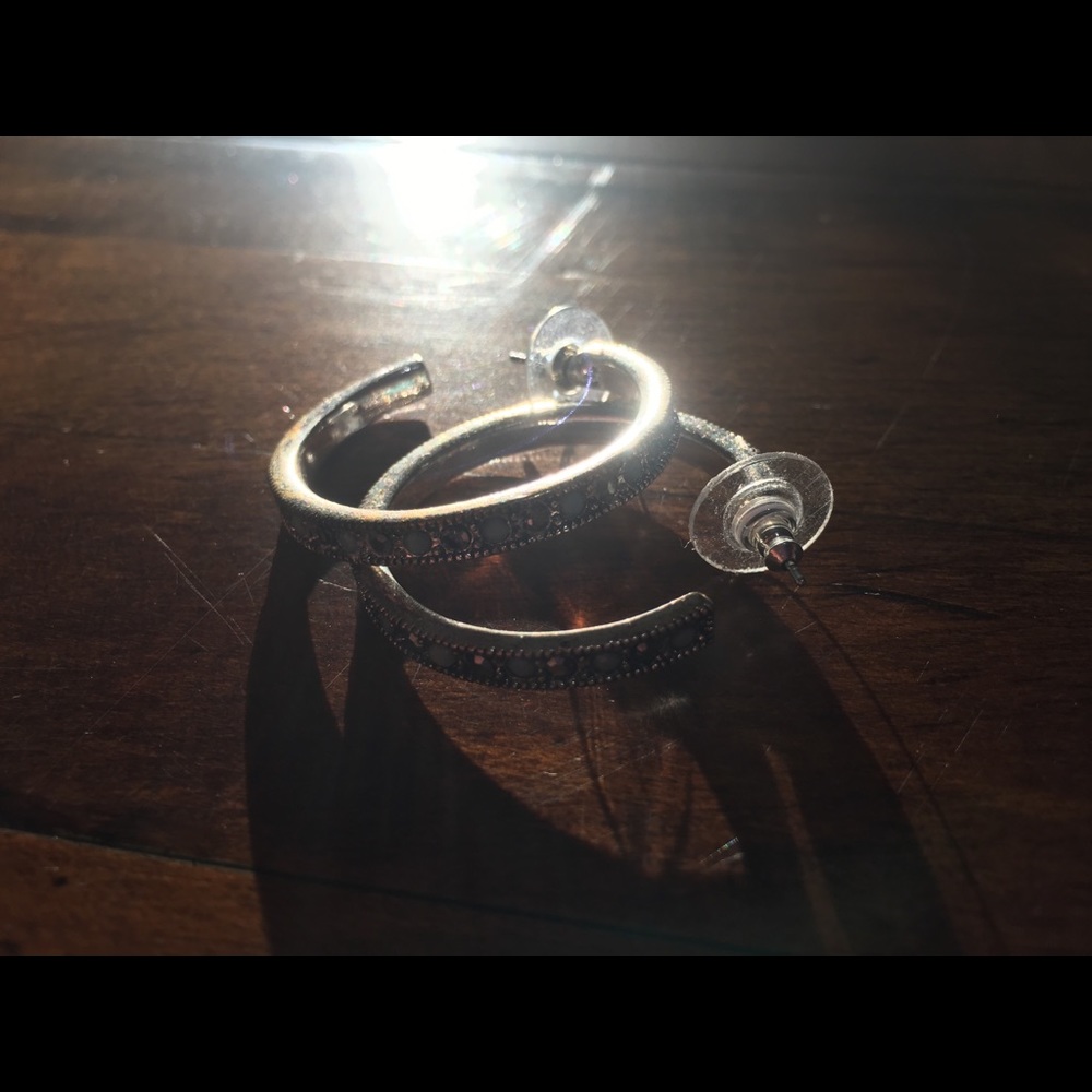 Loop ear rings - Picture 3 of 6
